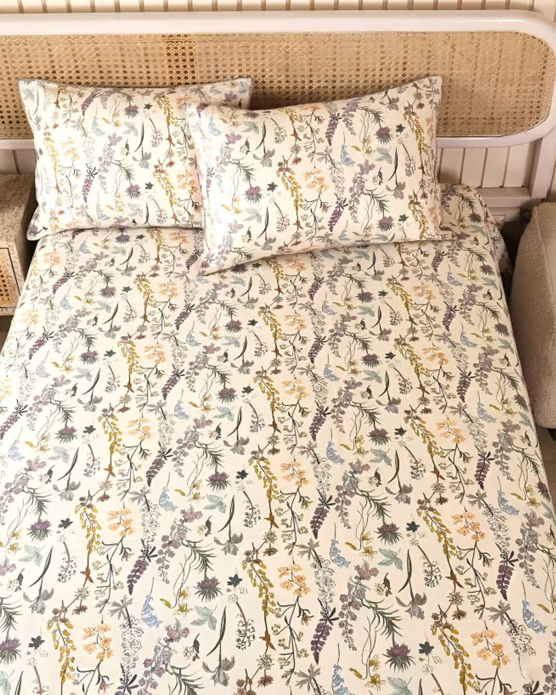 Botanical Serenity - Bedsheet & Quilted Pillow Covers Set - hover