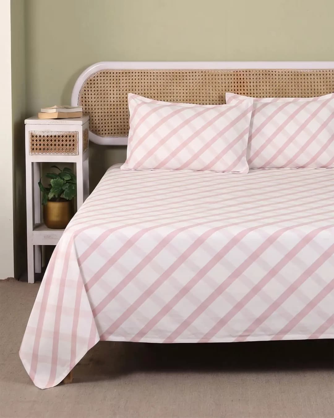 Classic Pink Check Cotton Bedsheet Set view 3