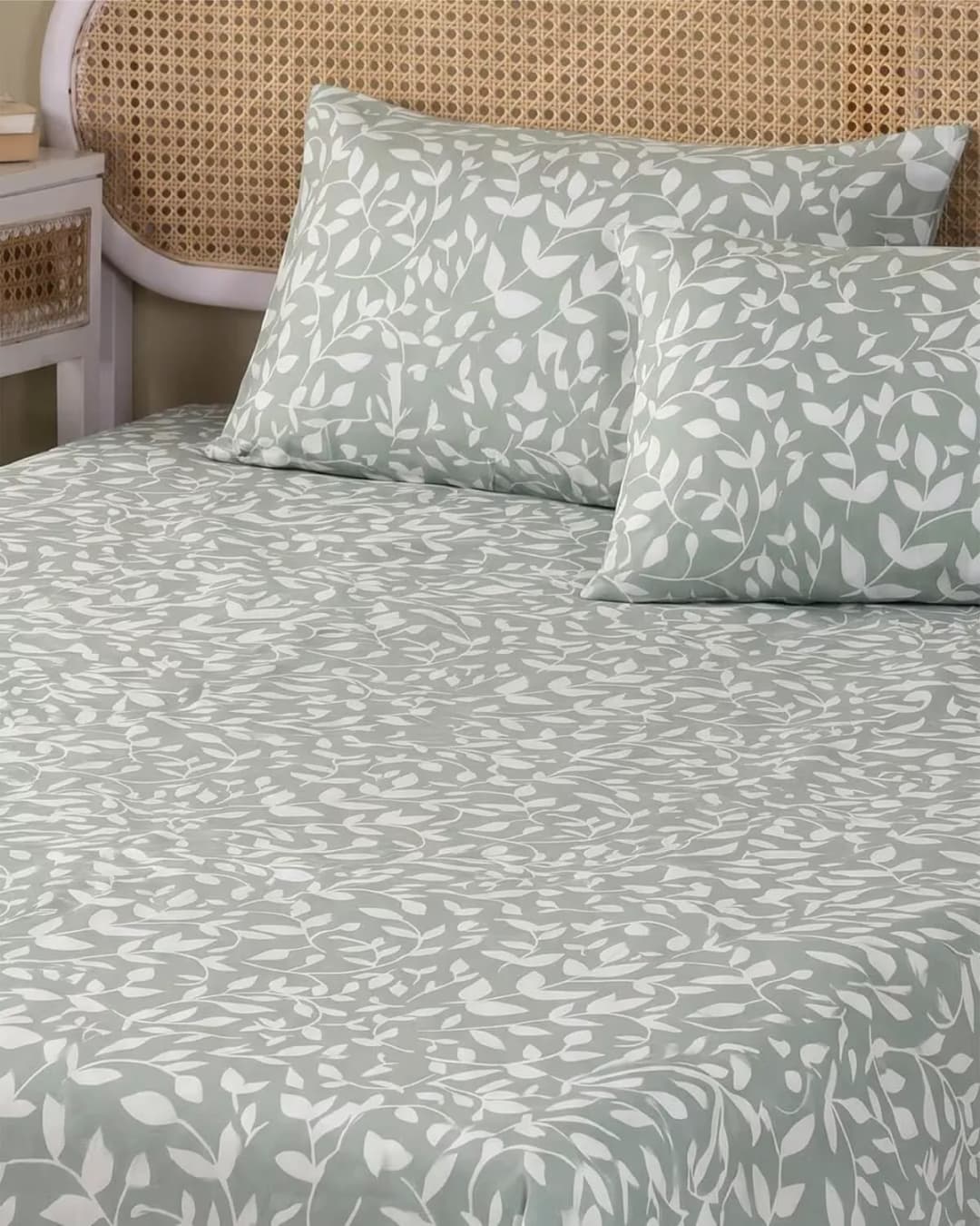 Orouwan Sage Leaf Green Cotton Bedsheet Set view 2