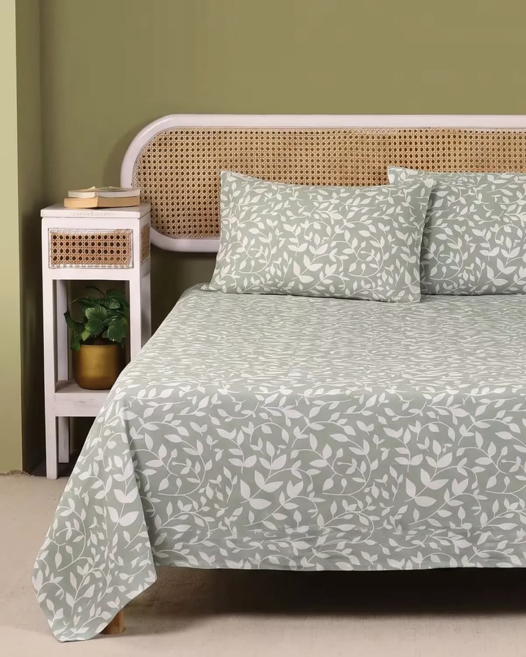 Orouwan Sage Leaf Green Cotton Bedsheet Set view 4